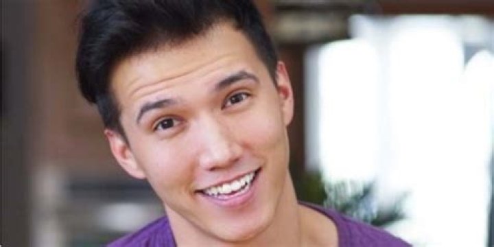 Aaron Burriss (Youtuber) Wiki, Bio, Age, Height, Weight, Net Worth, Girlfriend, Facts